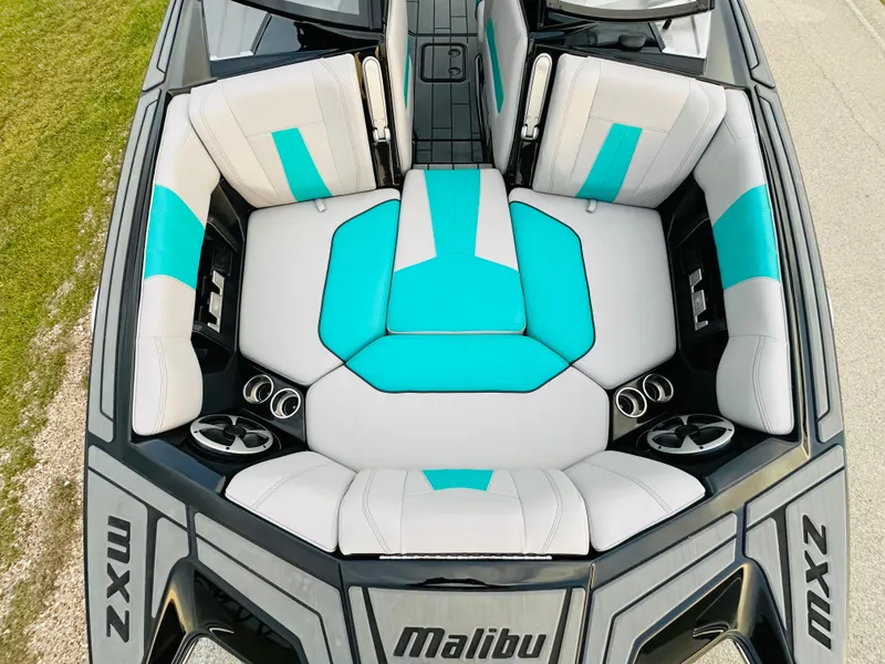 Slide: The Image of Malibu Wakesetter 24 MXZ 2021 - 41
