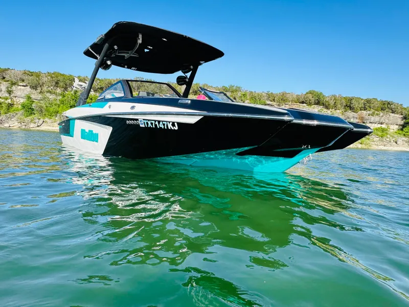 Slide: The Image of Malibu Wakesetter 24 MXZ 2021 - 6