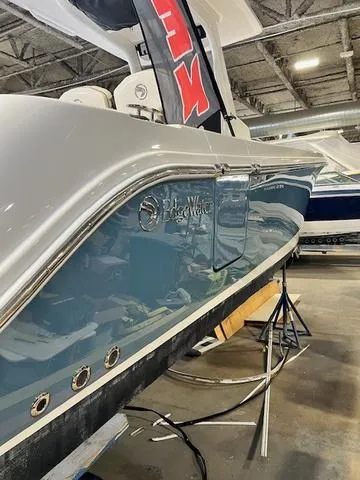 Slide: The Image of Edgewater 262CC 2022 - 3