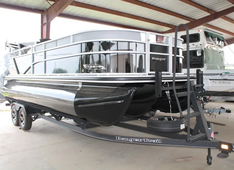 Slide: The Image of Ranger Boats 223C 2025 - 10