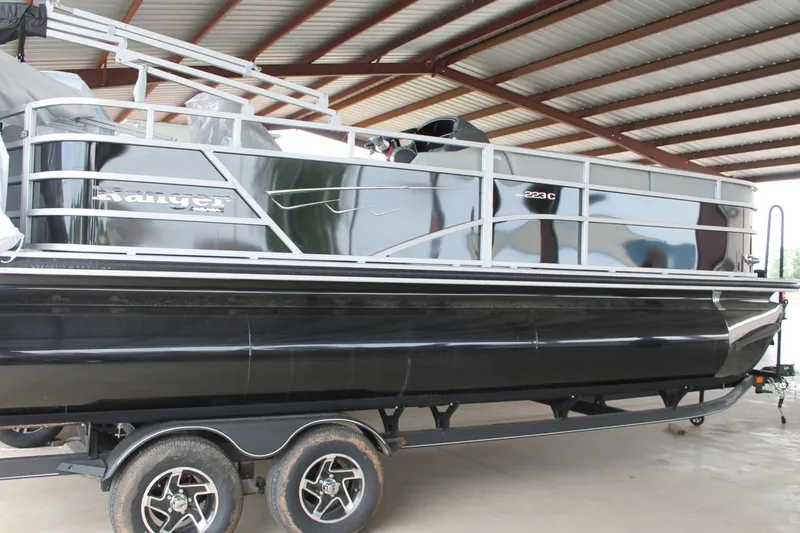 Slide: The Image of Ranger Boats 223C 2025 - 29