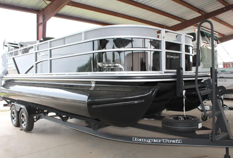 Slide: The Image of Ranger Boats 223C 2025 - 31