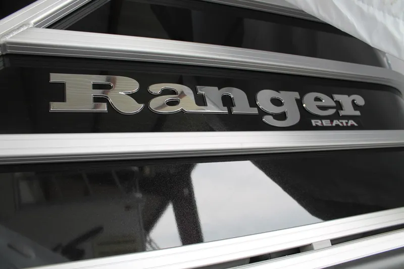 Slide: The Image of Ranger Boats 223C 2025 - 33