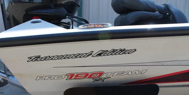 Slide: The Image of 2022 Tracker Pro Team 190 TX Tournament Edition boat detail. - 4