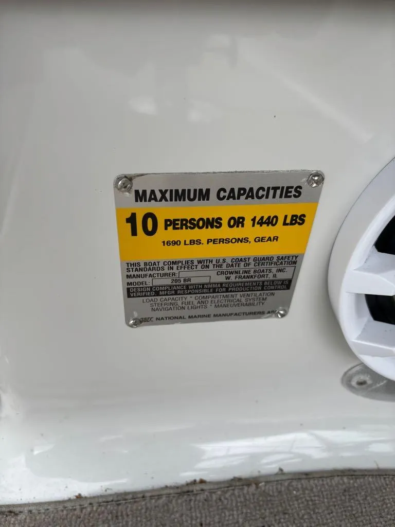 Slide: The Image of Crownline Boats 205 SS 2001 - 11