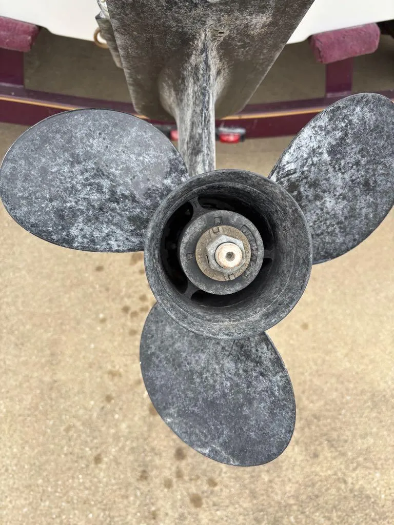 Slide: The Image of Crownline Boats 205 SS 2001 - 8