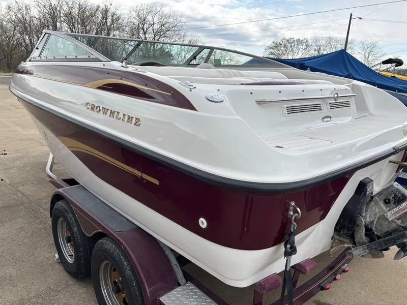 Slide: The Image of Crownline Boats 205 SS 2001 - 9