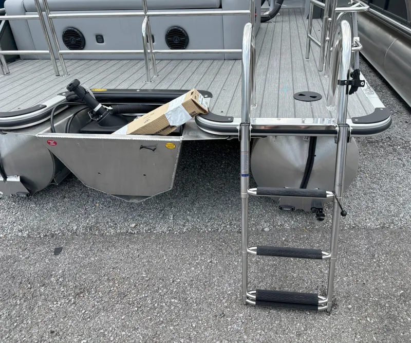 Slide: The Image of 2025 Bentley Pontoons Legacy 223 Swingback with ladder and deck details. - 15