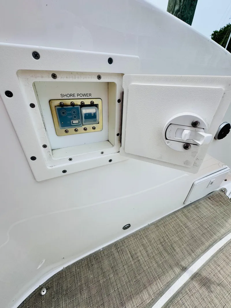 Slide: The Image of Rinker 290 Express 2015 - 12