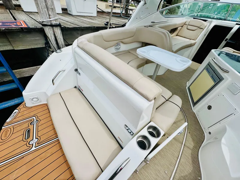 Slide: The Image of Rinker 290 Express 2015 - 24