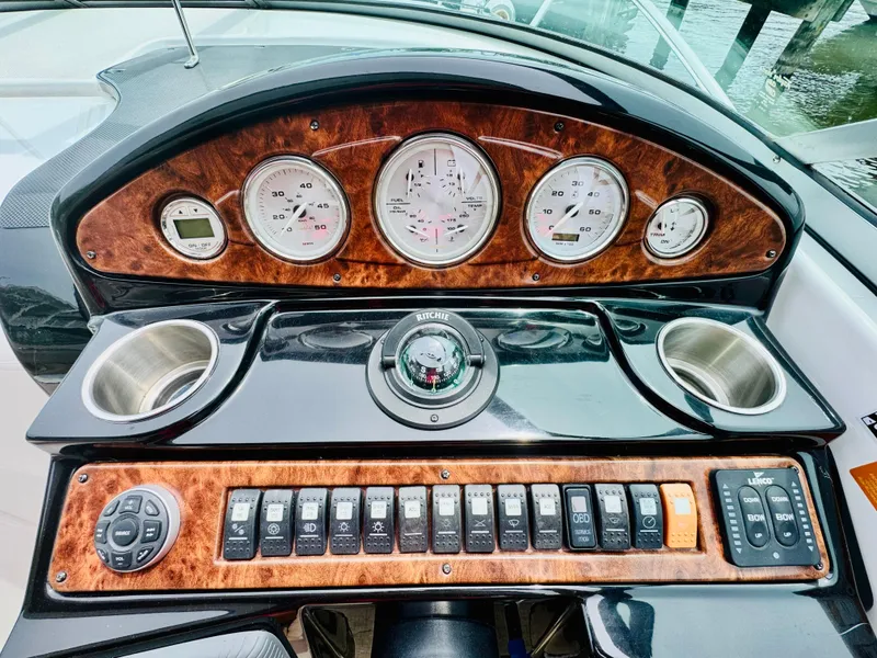 Slide: The Image of Rinker 290 Express 2015 - 4