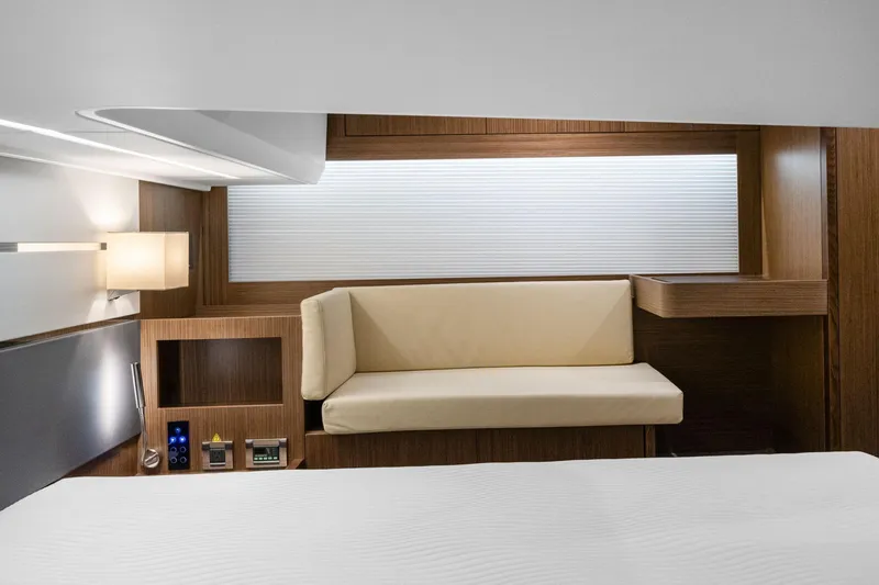 Slide: The Image of Sealine C430 2022 - 15