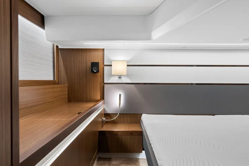 Slide: The Image of Sealine C430 2022 - 16