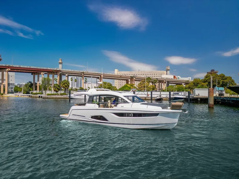 Slide: The Image of Sealine C430 2022 - 3