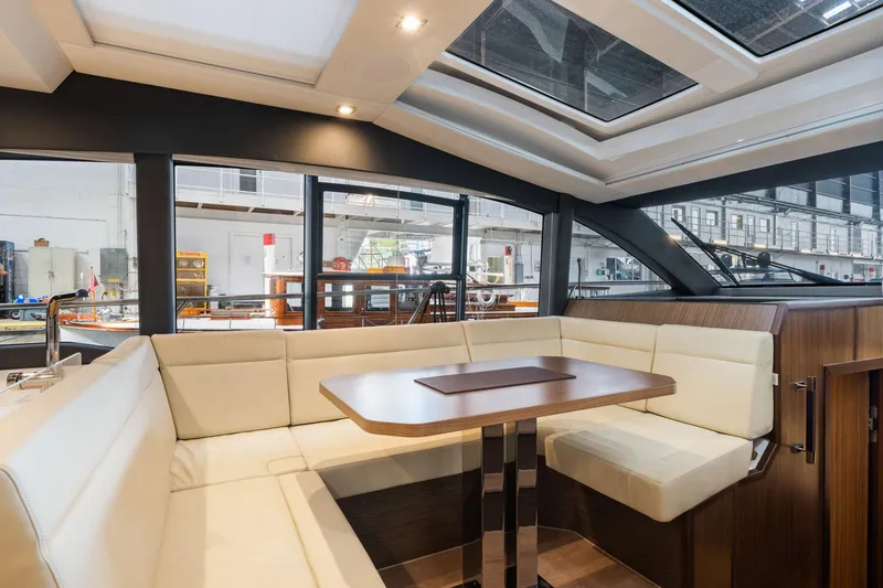 Slide: The Image of Sealine C430 2022 - 6