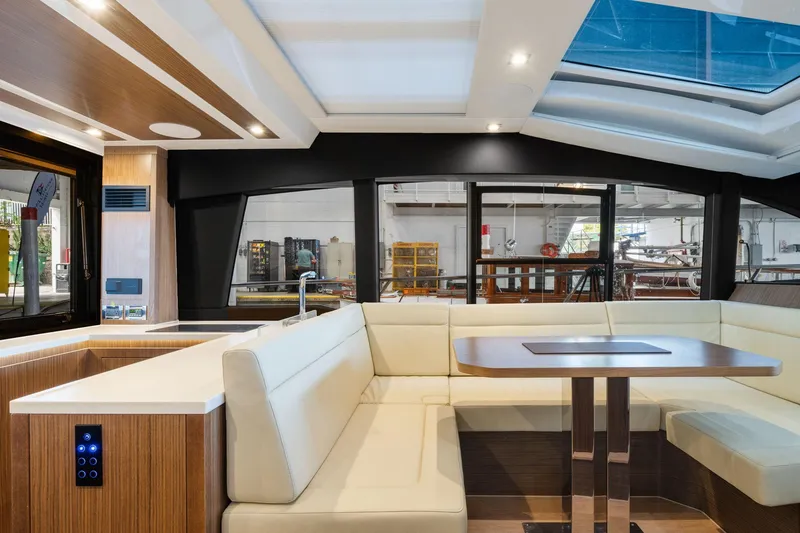 Slide: The Image of Sealine C430 2022 - 7