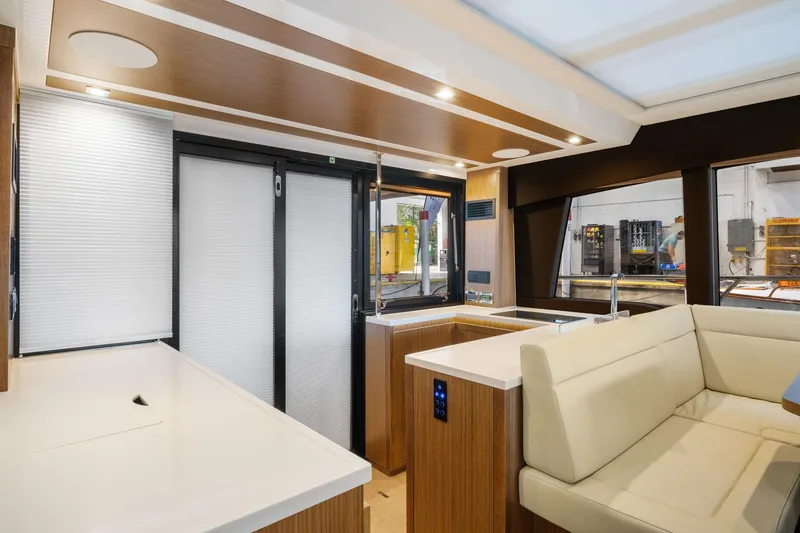 Slide: The Image of Sealine C430 2022 - 8