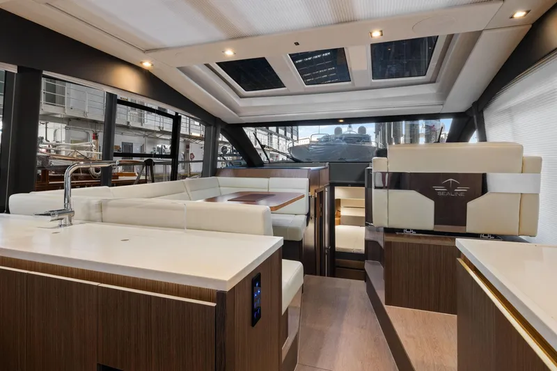 Slide: The Image of Sealine C430 2022 - 9