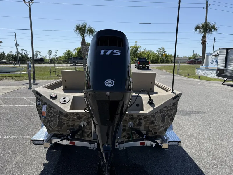 Slide: The Image of Excel 220 Bay Pro Elite 2025 - 3