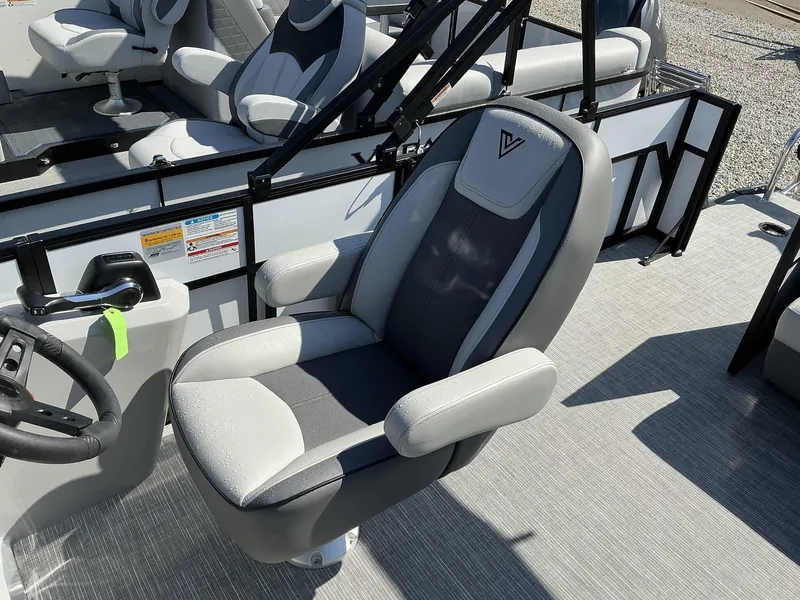 Slide: The Image of Viaggio Lago V 20 C 2025 - 4