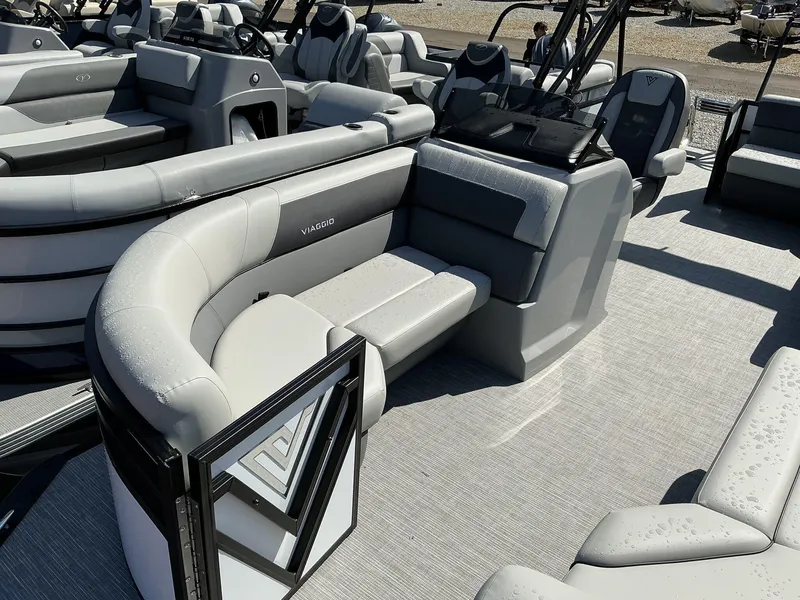 Slide: The Image of Viaggio Lago V 20 C 2025 - 7