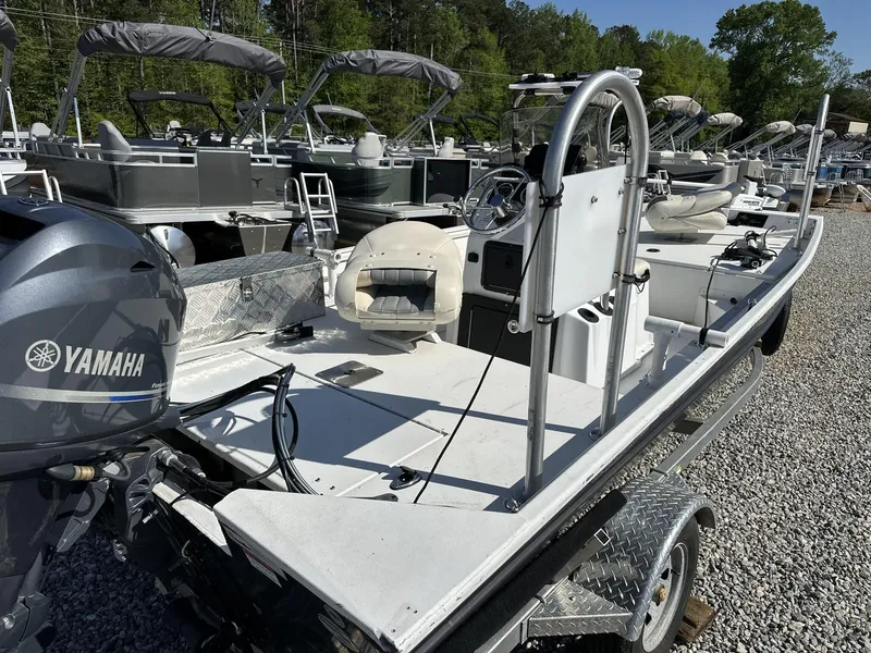 Slide: The Image of 2022 G3 Bay 17 BAY boat with Yamaha motor on gravel lot. - 10