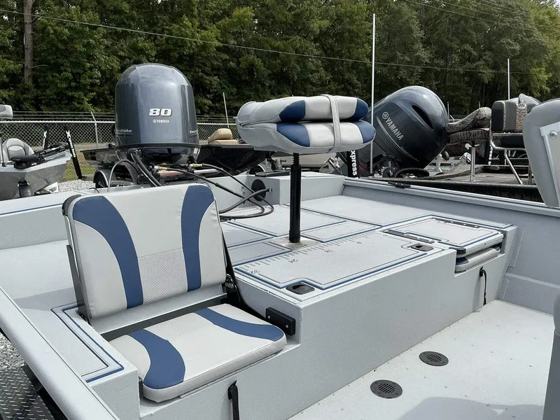 Slide: The Image of G3 Gator Tough 20 CCJ DLX 2025 - 14