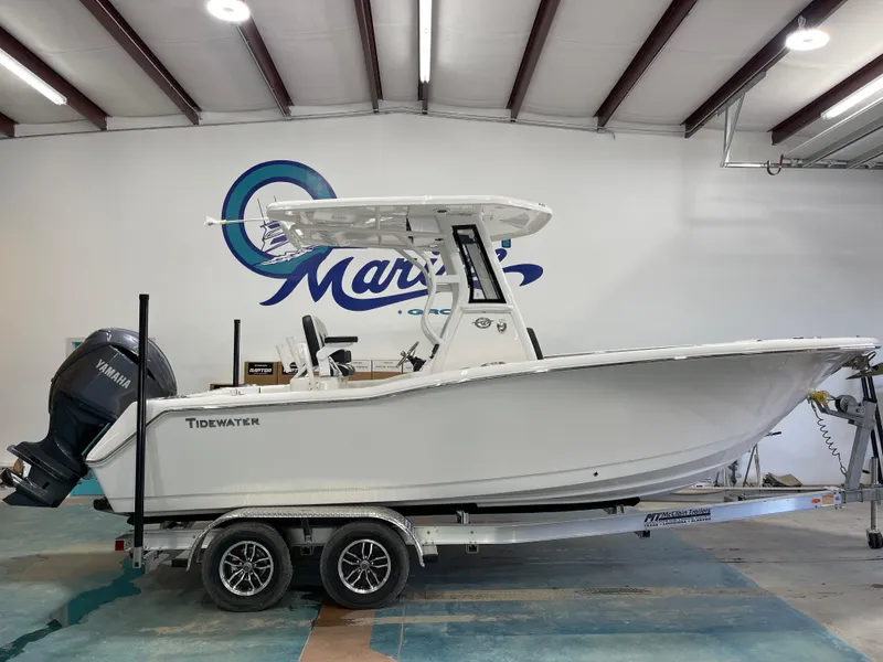 Slide: The Image of Tidewater 232 CC Adventure 2025 - 1