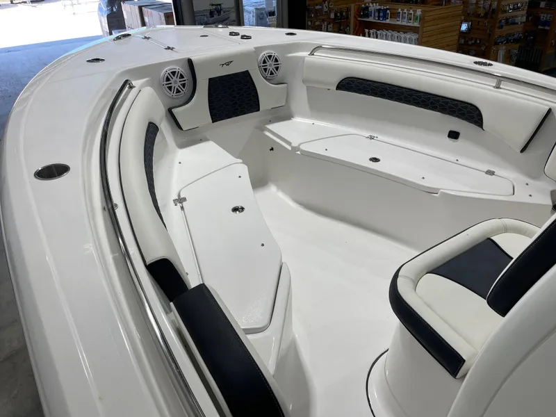 Slide: The Image of Tidewater 232 CC Adventure 2025 - 22