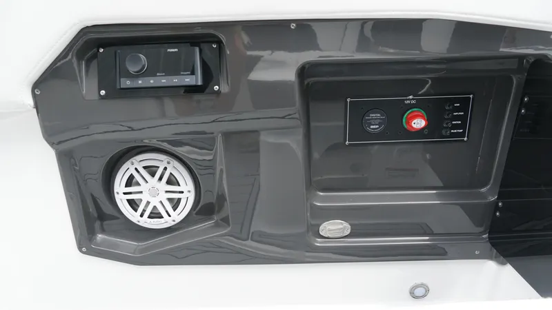 Slide: The Image of Monterey 258SS Super Sport 2025 - 10