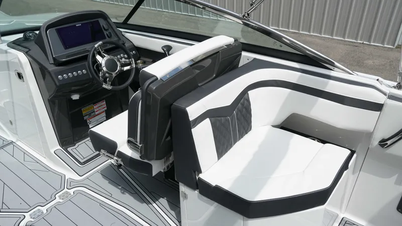 Slide: The Image of Monterey 258SS Super Sport 2025 - 13