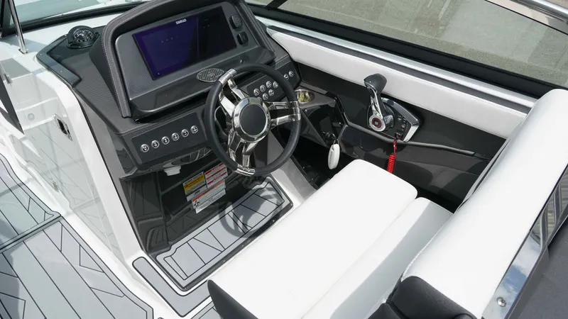 Slide: The Image of Monterey 258SS Super Sport 2025 - 14