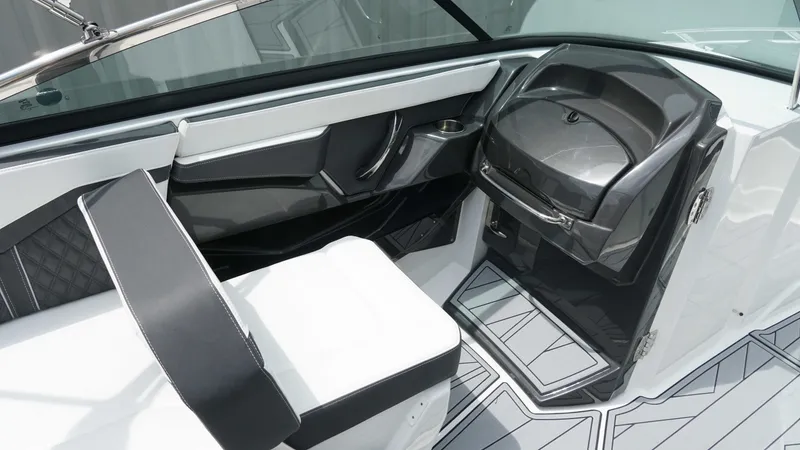 Slide: The Image of Monterey 258SS Super Sport 2025 - 16