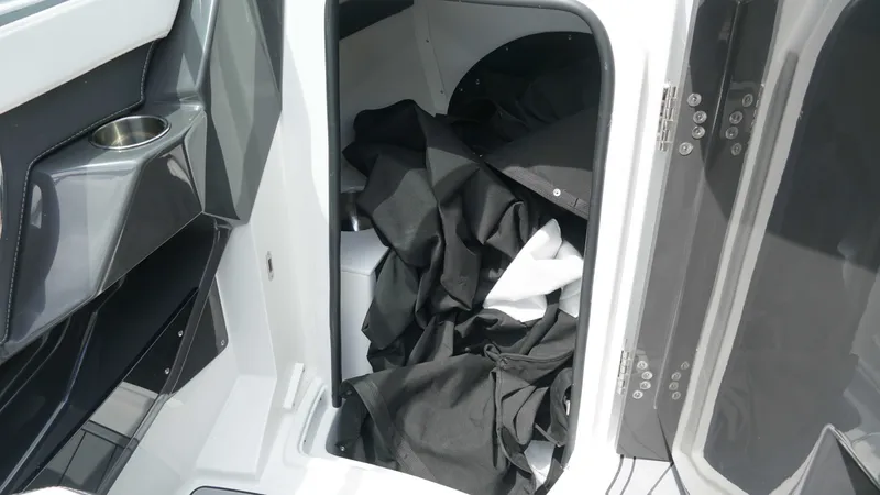 Slide: The Image of Monterey 258SS Super Sport 2025 - 18