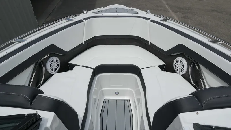 Slide: The Image of Monterey 258SS Super Sport 2025 - 21