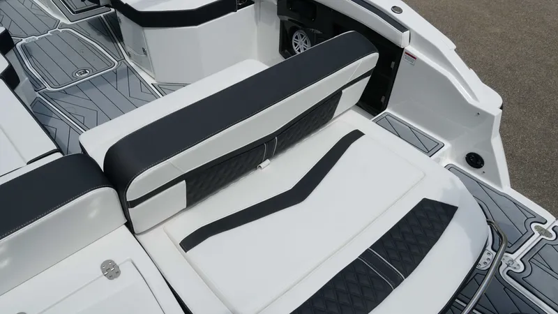 Slide: The Image of Monterey 258SS Super Sport 2025 - 8