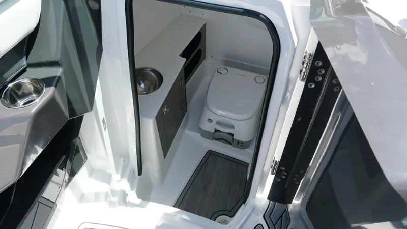 Slide: The Image of Monterey 258SS Super Sport 2025 - 10