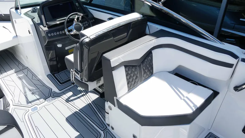 Slide: The Image of Monterey 258SS Super Sport 2025 - 7