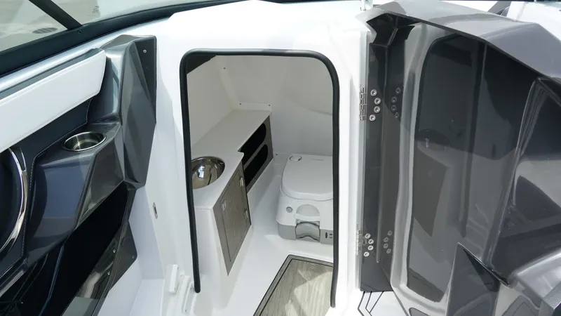 Slide: The Image of Monterey 278SS Super Sport 2025 - 12