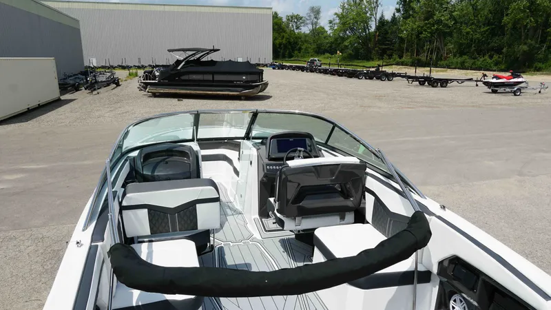 Slide: The Image of Monterey 278SS Super Sport 2025 - 5