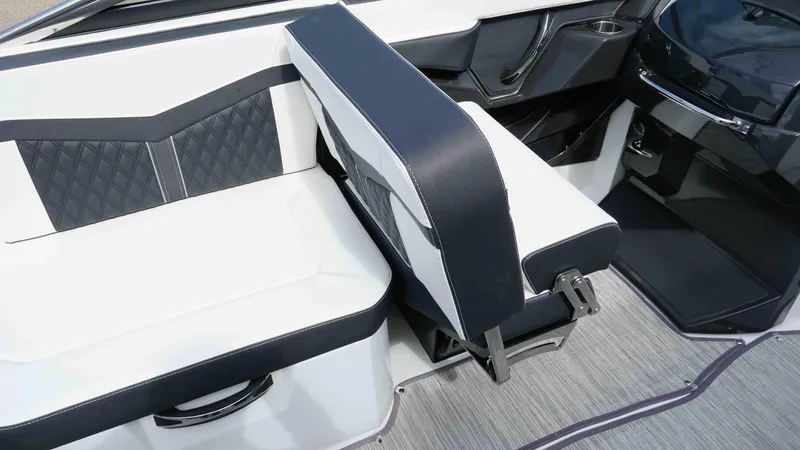 Slide: The Image of Monterey 278SS Super Sport 2025 - 16