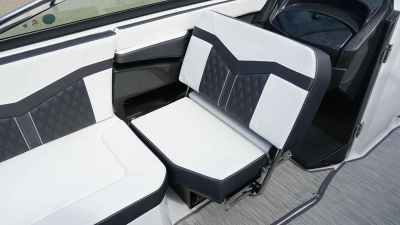 Slide: The Image of Monterey 278SS Super Sport 2025 - 17