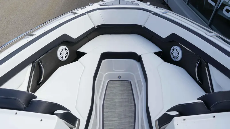 Slide: The Image of Monterey 278SS Super Sport 2025 - 22