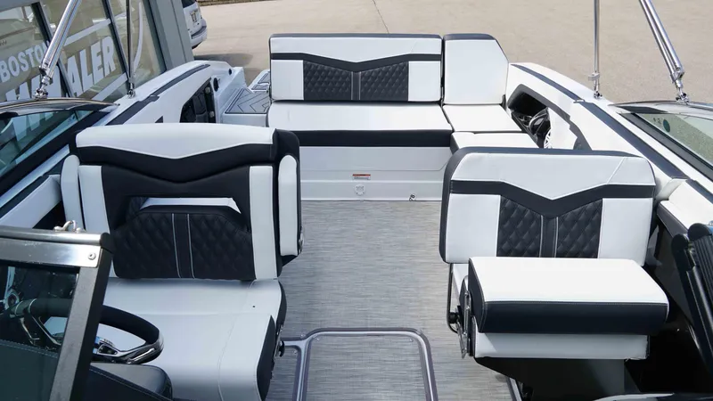 Slide: The Image of Monterey 278SS Super Sport 2025 - 25