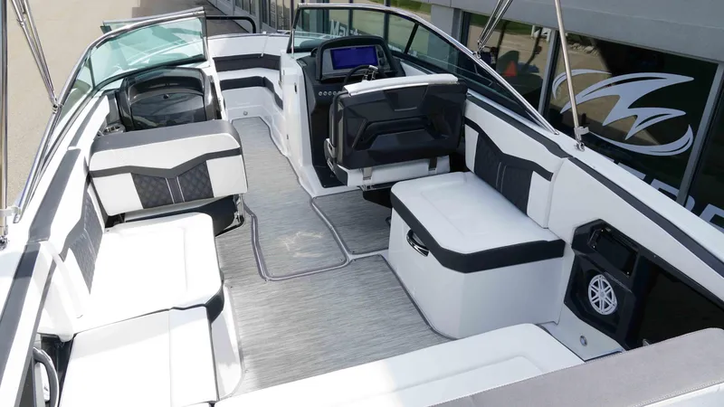 Slide: The Image of Monterey 278SS Super Sport 2025 - 5