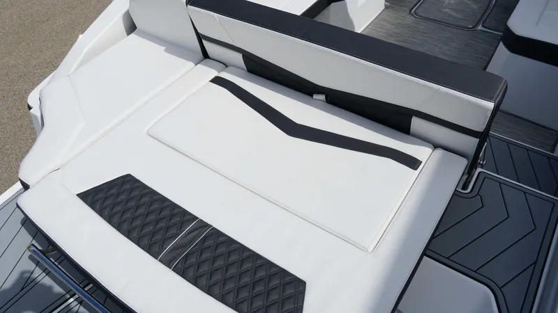 Slide: The Image of Monterey 278SS Super Sport 2025 - 6