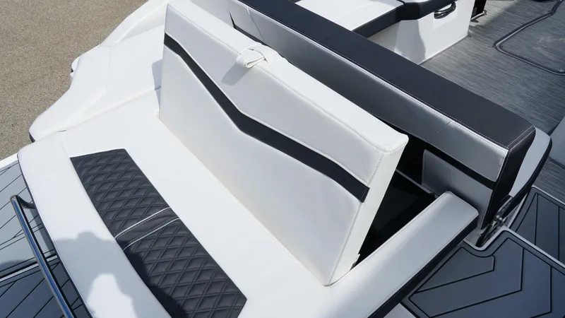 Slide: The Image of Monterey 278SS Super Sport 2025 - 7