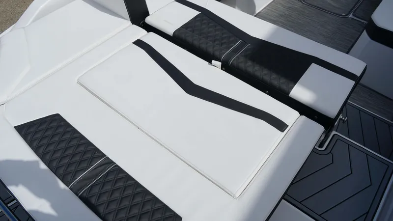 Slide: The Image of Monterey 278SS Super Sport 2025 - 8