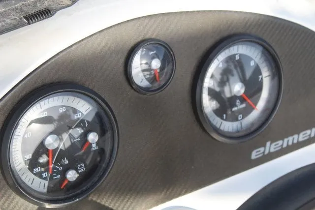 Slide: The Image of Bayliner Element E21 2022 - 17