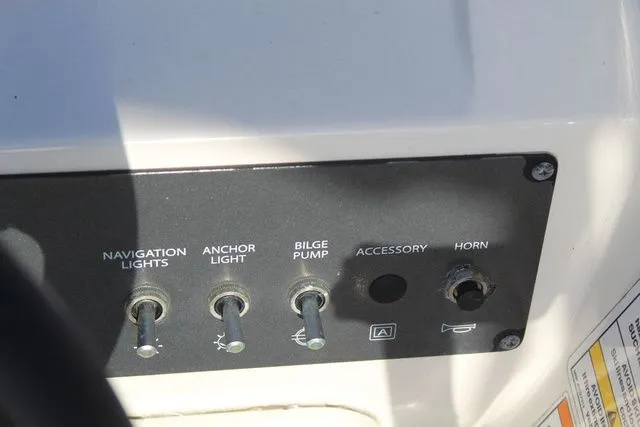 Slide: The Image of Bayliner Element E21 2022 - 18